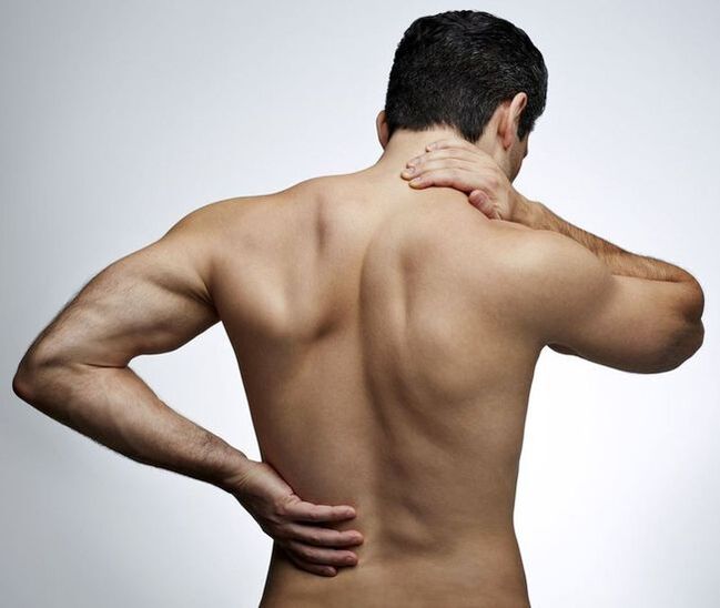 A hátfájás súlyos egészségügyi problémákat jelezhet - a lapocka alatti ízületek